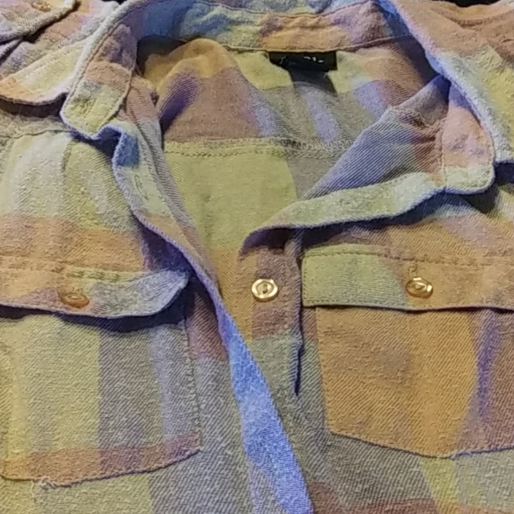 Shirt - Picture 2 of 3